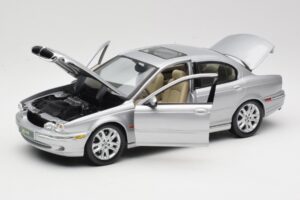 Jaguar X-Type Argintiu Maisto 1:18 7271328 Metal - imaginea 2 din 8