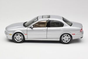 Jaguar X-Type Argintiu Maisto 1:18 7271328 Metal - imaginea 4 din 8