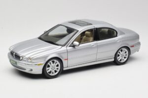 Jaguar X-Type Argintiu Maisto 1:18 7271328 Metal