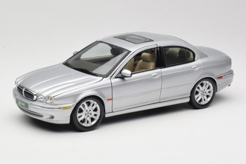 Jaguar X-Type Argintiu Maisto 1:18 7271328 Metal