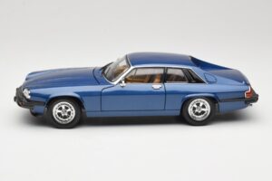Jaguar XJ-S Albastru Road Signature 1:18 92658 Metal - imaginea 4 din 8