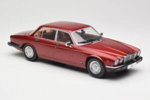 Jaguar XJ Series III Metallic Dark Red MCG 1:18 MCG18176 Metal - imaginea 4 din 6