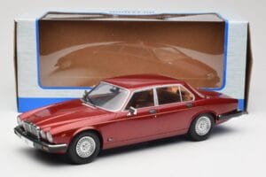 Jaguar XJ Series III Metallic Dark Red MCG 1:18 MCG18176 Metal - imaginea 6 din 6