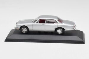 Jaguar XJ12 Series II Argintiu Minichamps 1:43 400130401 Metal