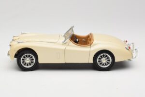 Jaguar XK120 Alb Eduscho 1:18 7482-1HTH Metal - imaginea 4 din 8