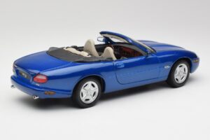Jaguar XK8 X100 Cabriolet Azure Albastru Maisto 1:18 50286 Metal - imaginea 3 din 8