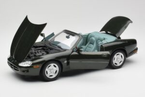 Jaguar XK8 X100 Cabriolet British Racing Verde Maisto 1:18 50285 Metal - imaginea 2 din 8