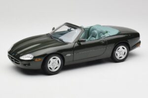 Jaguar XK8 X100 Cabriolet British Racing Verde Maisto 1:18 50285 Metal