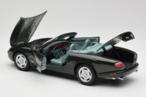 Jaguar XK8 X100 Cabriolet British Racing Verde Maisto 1:18 50285 Metal - imaginea 5 din 8