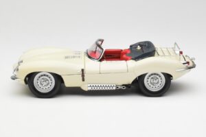 Jaguar XKSS Crem AUTOart 1:18 73512 Metal - imaginea 4 din 8