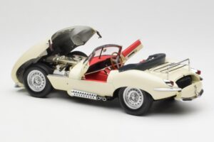 Jaguar XKSS Crem AUTOart 1:18 73512 Metal - imaginea 5 din 8