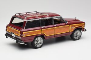 Jeep Grand Wagoneer Classic Roșu AUTOart 1:18 74002 Metal - imaginea 3 din 8