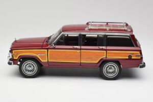 Jeep Grand Wagoneer Classic Roșu AUTOart 1:18 74002 Metal - imaginea 4 din 8