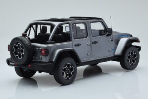 Jeep Wrangler 4xe Argintiu GT Spirit 1:18 GT419 Rășină - imaginea 2 din 6