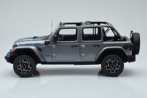 Jeep Wrangler 4xe Argintiu GT Spirit 1:18 GT419 Rășină - imaginea 3 din 6