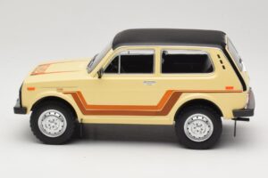 Lada Niva 2121 California Bej MCG 1:18 MCG18004 Metal - imaginea 3 din 6