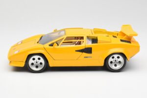 Lamborghini Countach Galben Bburago 1:18 3037 Metal - imaginea 4 din 8