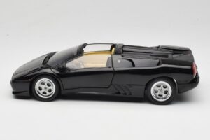 Lamborghini Diablo Roadster Negru AUTOart 1:18 70093-R1 Metal - imaginea 5 din 10