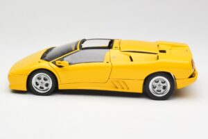 Lamborghini Diablo Roadster Galben AUTOart 1:18 70092 Metal - imaginea 4 din 8