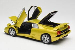 Lamborghini Diablo SE30 Anniversary Edition Galben Spyder AUTOart 1:18 79157 Metal - imaginea 5 din 8