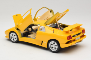 Lamborghini Diablo Galben Bburago 1:18 3041-M2 Metal - imaginea 5 din 8