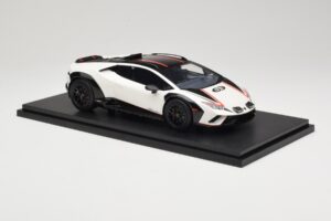 Lamborghini Huracan Sterrato No. 63 Alb TopSpeed 1:18 TS0610 Rășină - imaginea 4 din 6