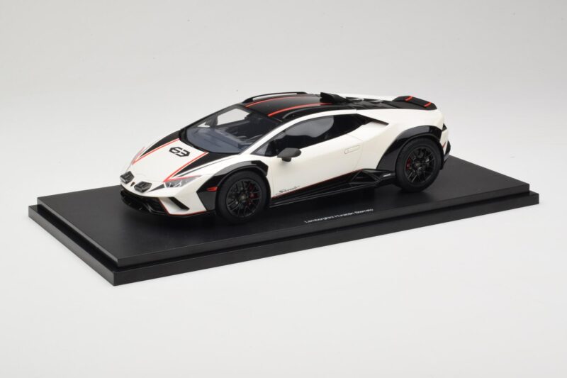 Lamborghini Huracan Sterrato No. 63 Alb TopSpeed 1:18 TS0610 Rășină