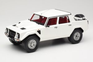 Lamborghini LM002 Alb Kyosho 1:18 GTS18508W Rășină