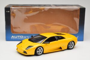 Lamborghini Murcielago LP640 Giallo Orion AUTOart 1:18 74511 Metal - imaginea 8 din 8