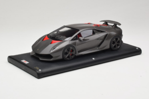 Lamborghini Sesto Elemento Matte Black MR Collection 1:18 LAMB054 Rășină - imaginea 2 din 6
