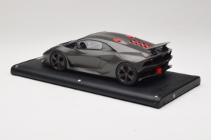 Lamborghini Sesto Elemento Matte Black MR Collection 1:18 LAMB054 Rășină - imaginea 5 din 6