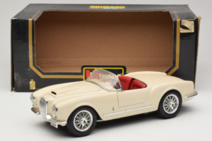 Lancia Aurelia B24 Spider Bej Bburago 1:18 3010-M2 Metal - imaginea 8 din 8