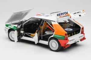 Lancia Delta HF Integrale Evo II Totip #5 A. Aghini / S. Farnocchia Rally Monte Carlo 1993 Kyosho 1:18 08348F Metal - imaginea 5 din 8