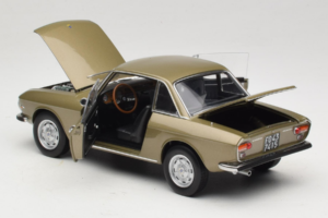 Lancia Fulvia Coupe Bronze Longchamps Norev 1:18 187985 Metal - imaginea 5 din 8