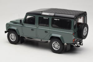 Land Rover Defender Station Wagon Keswick Green GT Spirit 1:18 GT527 Rășină - imaginea 5 din 6