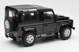Land Rover Defender 90 Santorini Negru Metalic Kyosho 1:18 08901BK Metal - imaginea 3 din 8