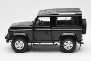 Land Rover Defender 90 Santorini Negru Metalic Kyosho 1:18 08901BK Metal - imaginea 4 din 8