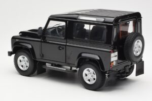 Land Rover Defender 90 Santorini Negru Metalic Kyosho 1:18 08901BK Metal - imaginea 7 din 8