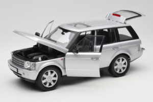 Land Rover Range Rover L322 Argintiu Welly 1:18 12536W Metal - imaginea 2 din 8