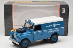 Land Rover Series III 109 Soft Top Motorway Patrol Albastru Eagles Race 1:18 4403 Metal - imaginea 8 din 8