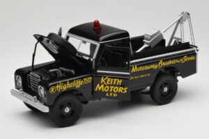 Land Rover Series III Vehicul de Recuperare Negru Universal Hobbies 1:18 4411 Metal - imaginea 2 din 8