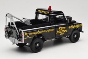 Land Rover Series III Vehicul de Recuperare Negru Universal Hobbies 1:18 4411 Metal - imaginea 3 din 8
