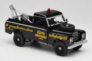 Land Rover Series III Vehicul de Recuperare Negru Universal Hobbies 1:18 4411 Metal - imaginea 6 din 8