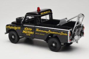 Land Rover Series III Vehicul de Recuperare Negru Universal Hobbies 1:18 4411 Metal - imaginea 7 din 8