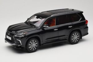 Lexus LX570 J200 Negru LCD 1:18 LCD18010-BL Metal
