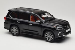 Lexus LX570 J200 Negru LCD 1:18 LCD18010-BL Metal - imaginea 6 din 8