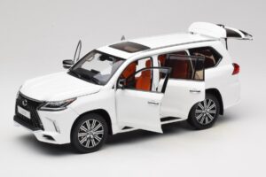 Lexus LX570 J200 Alb LCD 1:18 LCD18010-WH Metal - imaginea 2 din 8