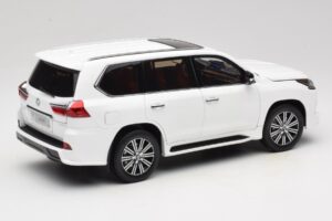 Lexus LX570 J200 Alb LCD 1:18 LCD18010-WH Metal - imaginea 3 din 8