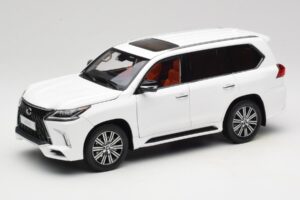 Lexus LX570 J200 Alb LCD 1:18 LCD18010-WH Metal