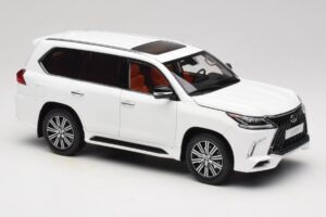Lexus LX570 J200 Alb LCD 1:18 LCD18010-WH Metal - imaginea 6 din 8